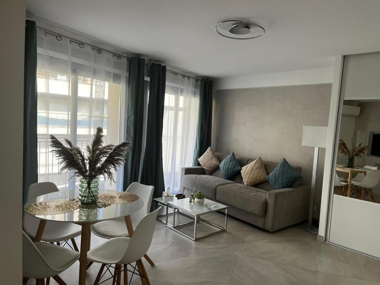 Charmant Studio - Centre Ville De Канни Екстер'єр фото